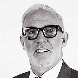 Derek McIntyre