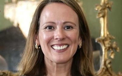 The Right Hon Lady Sarra Hoy